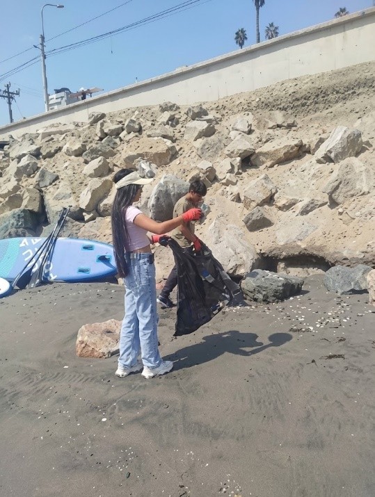 Limpieza de playas en Chorrillos